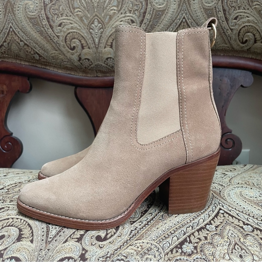 Paige Light Brown Suede Leather Chelsea Heeled Ankle Boots Size 7